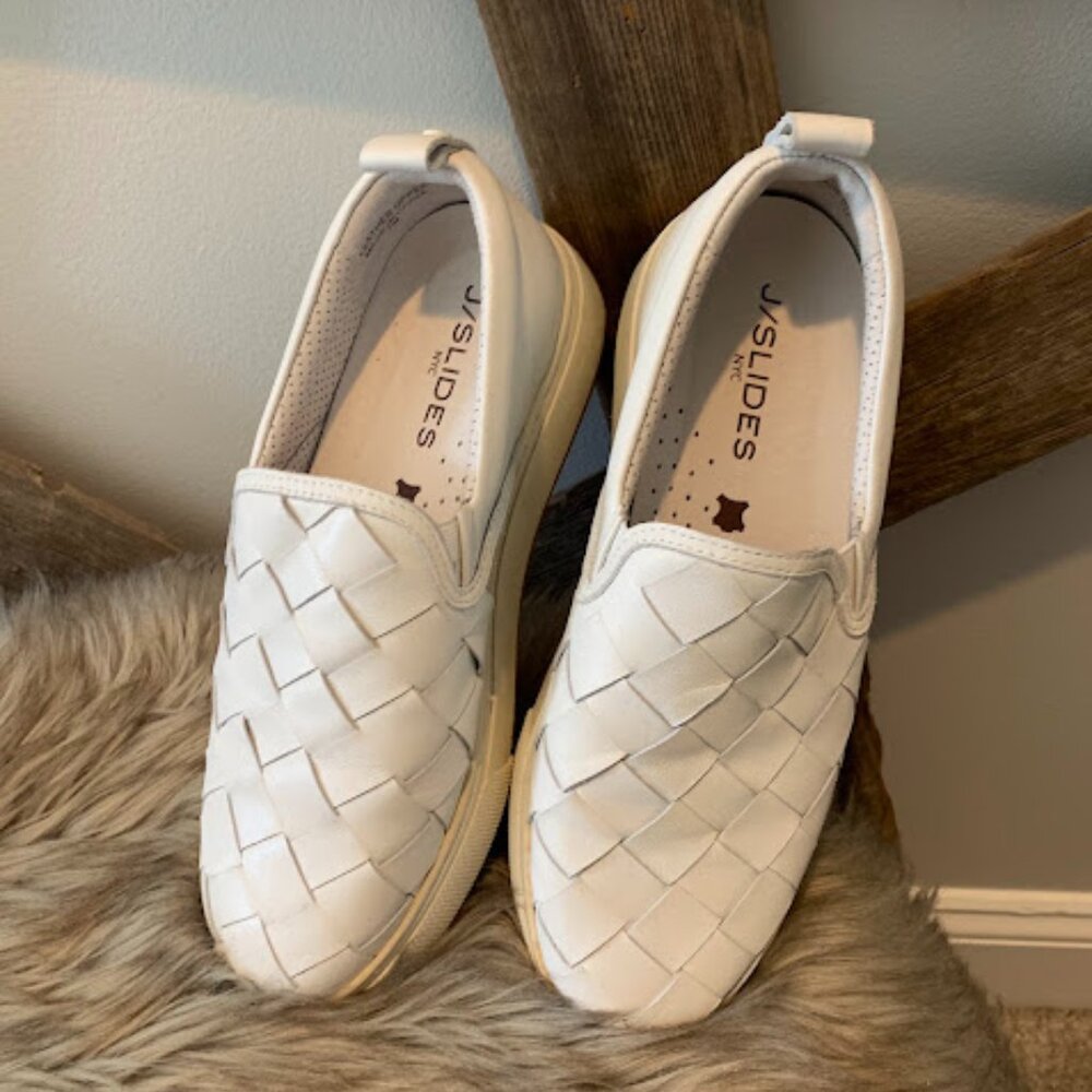 J Slides white waffle weave leather loafer; size 7